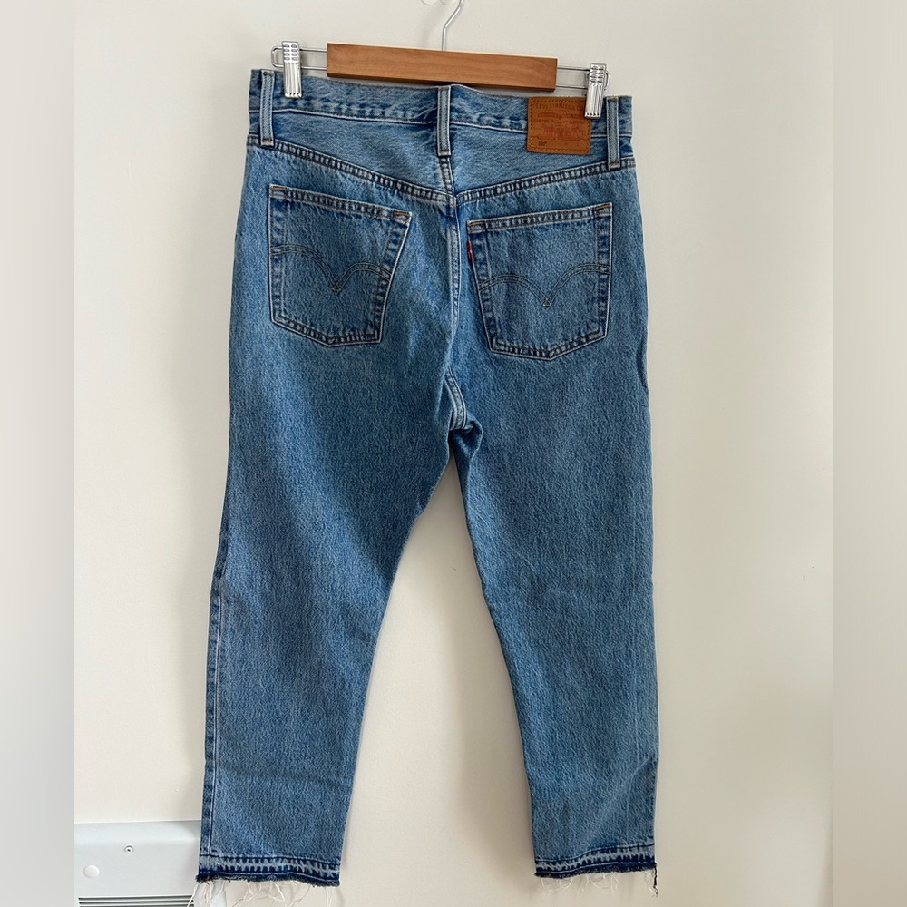 Levi's Mid-Blue Cropped Straight Jeans - Picture 5 of 7